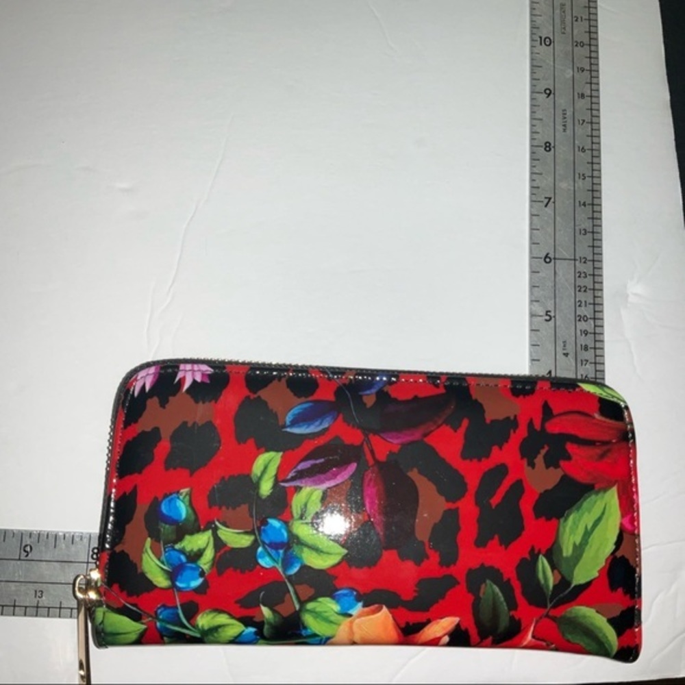 Leopard Print and Floral 2pc Handbag and Wallet Set - Picture 4 of 7